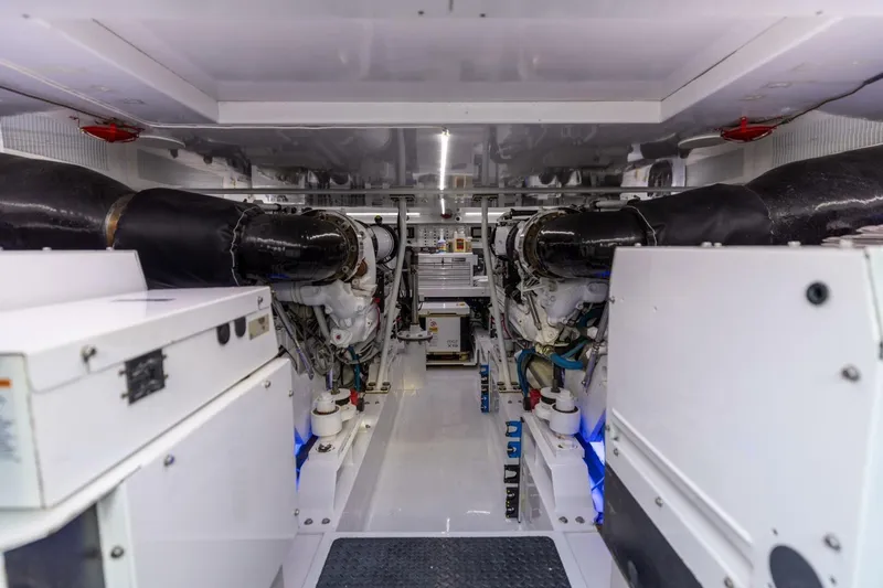  Yacht Photos Pics 2006 Jim Smith 68 Convertible- Engine Room