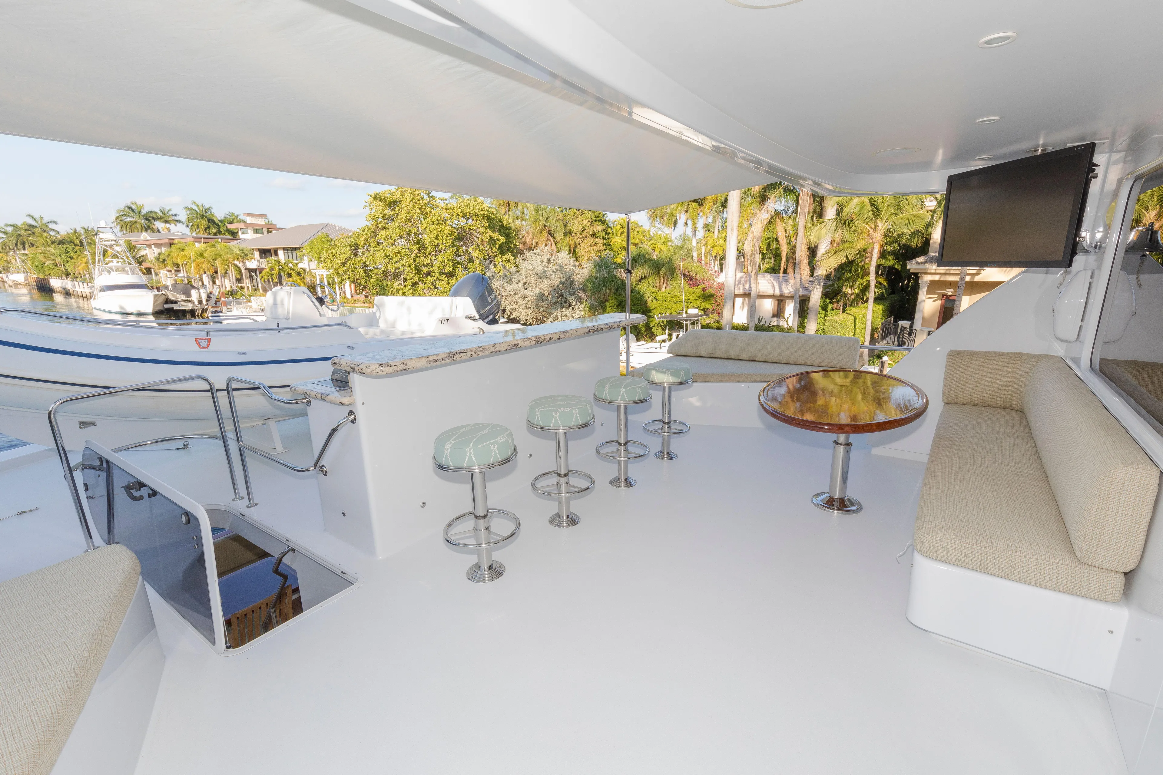 Anndrianna Yacht Photos Pics Boat Deck Bar and Settee