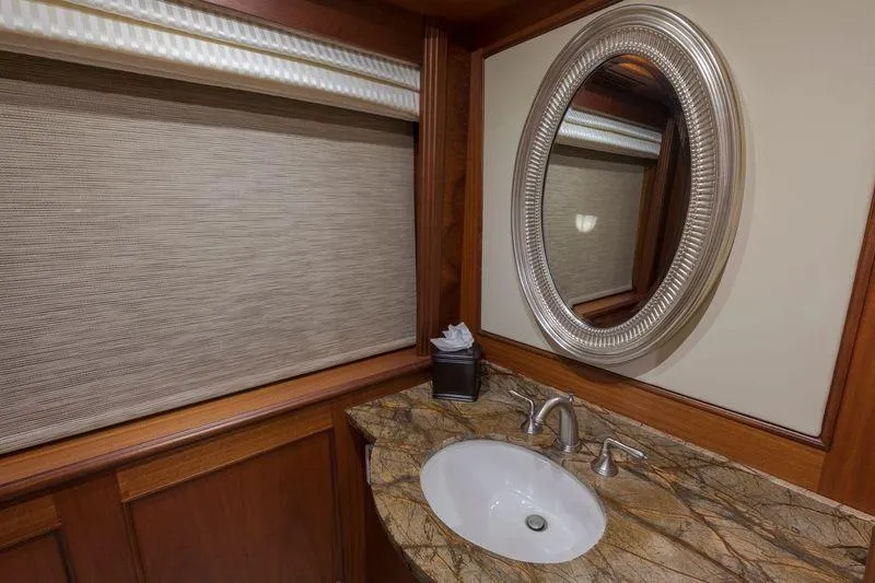 Anndrianna Yacht Photos Pics Day Head