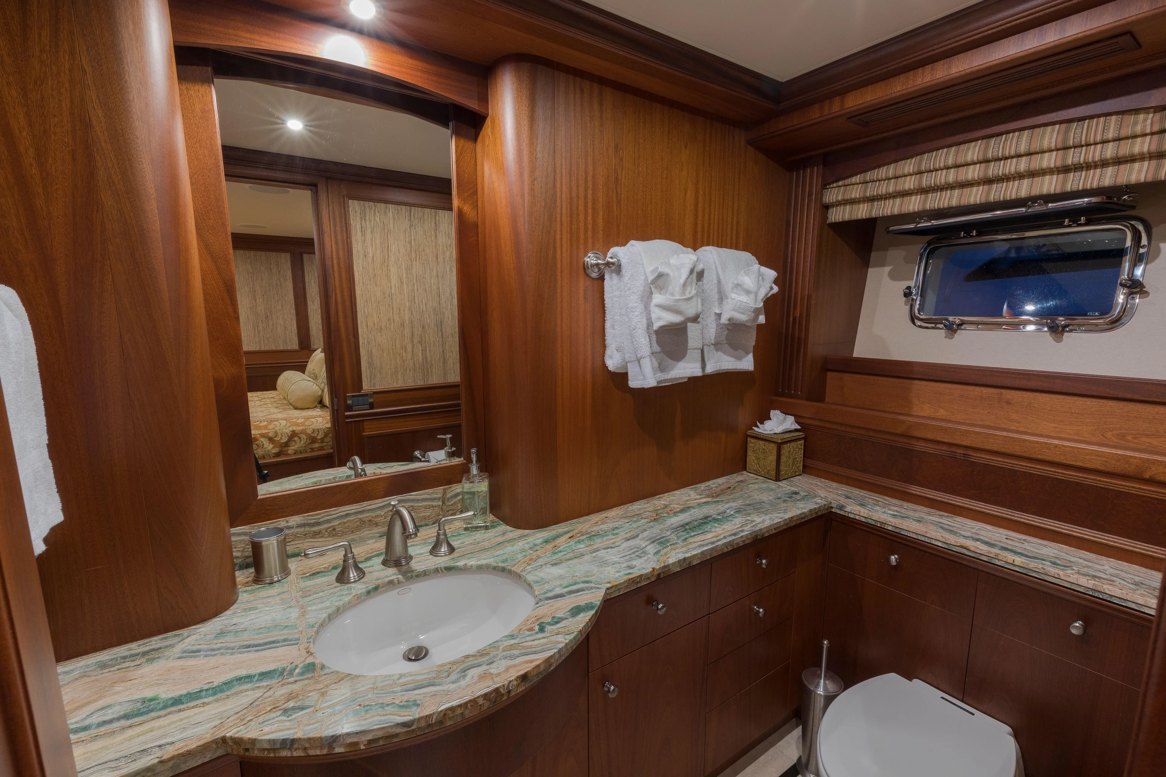 Anndrianna Yacht Photos Pics Guest Head 1