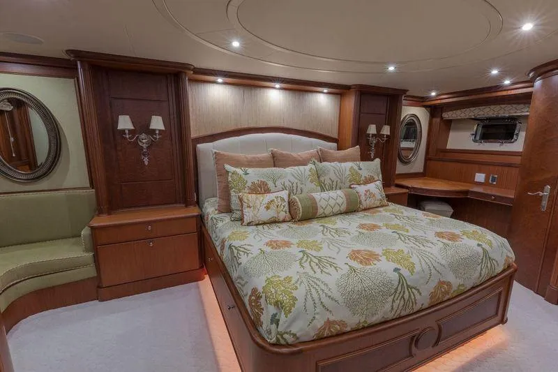 Anndrianna Yacht Photos Pics Master Suite 1