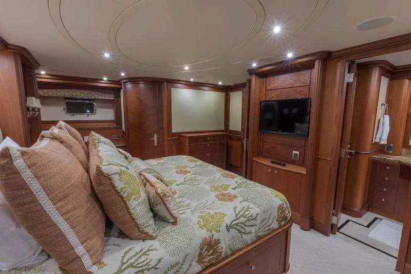 Anndrianna Yacht Photos Pics Master Suite 3