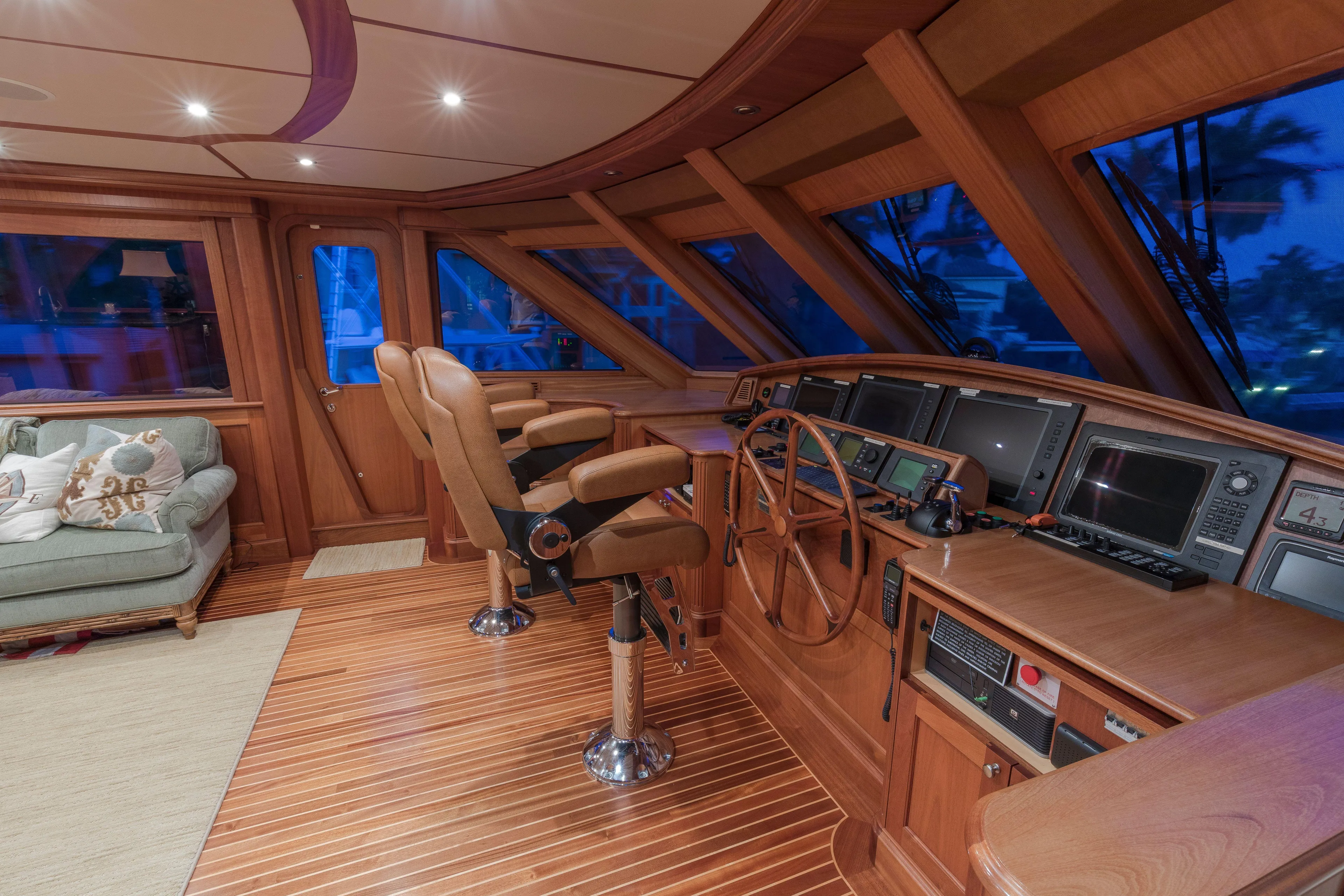 Anndrianna Yacht Photos Pics Pilothouse 1