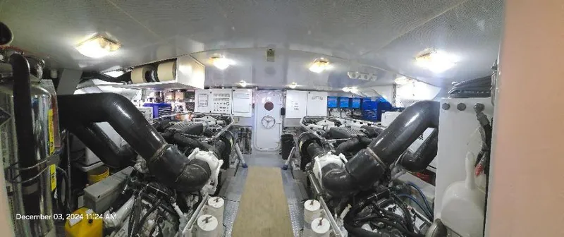 Anndrianna Yacht Photos Pics Engine Room 3