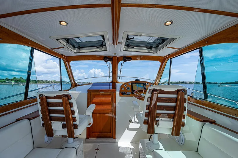 Comin' In Hot Yacht Photos Pics 