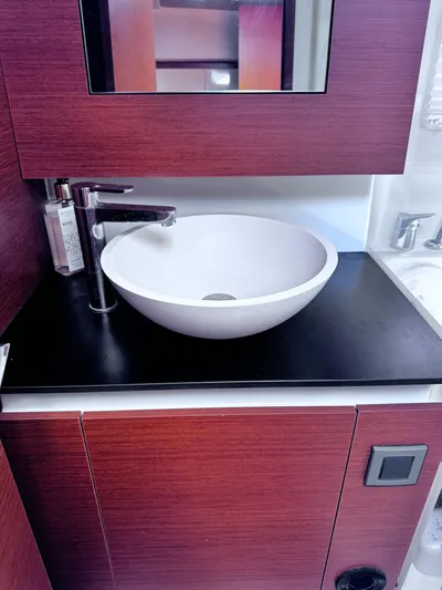 Ganesha Yacht Photos Pics Head sink