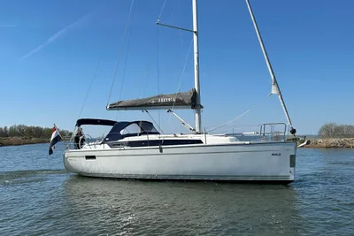 2020 Bavaria Cruiser 34 style
