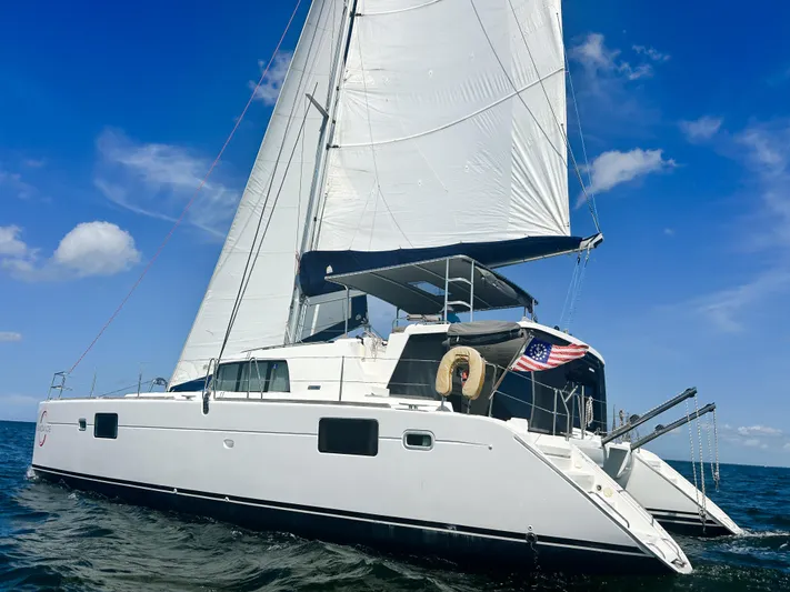 Sundance Yacht Photos Pics 