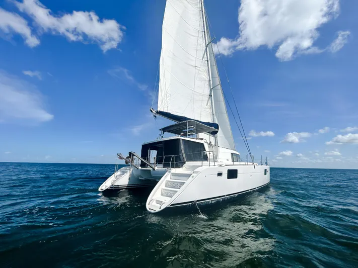 Sundance Yacht Photos Pics 