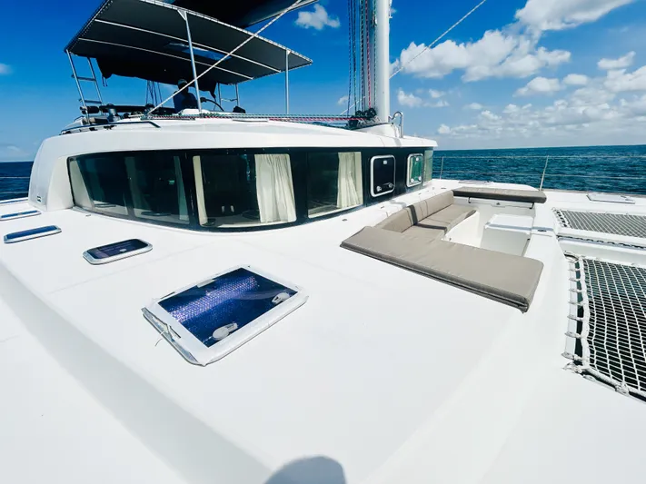 Sundance Yacht Photos Pics 