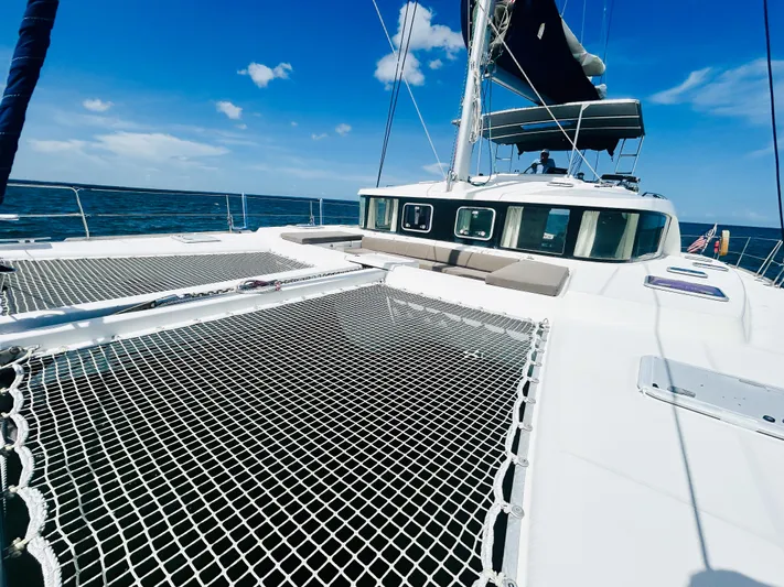 Sundance Yacht Photos Pics 