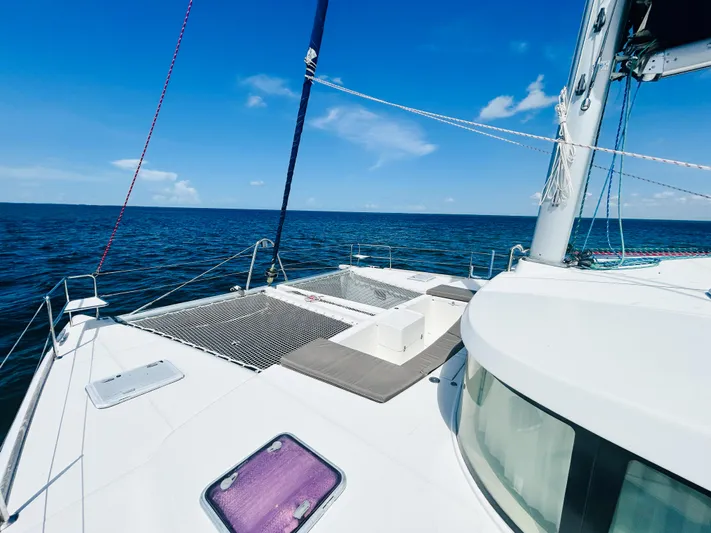 Sundance Yacht Photos Pics 