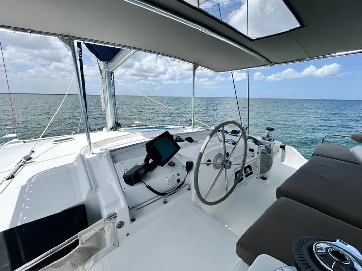 Sundance Yacht Photos Pics 