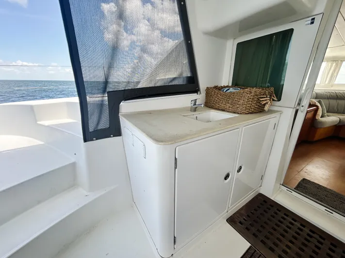 Sundance Yacht Photos Pics 