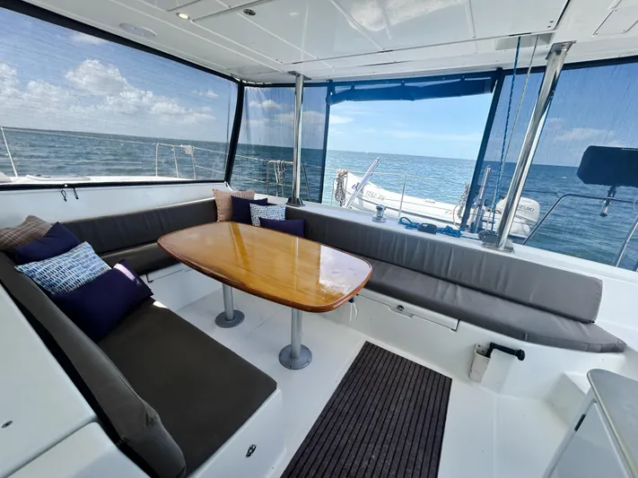 Sundance Yacht Photos Pics 