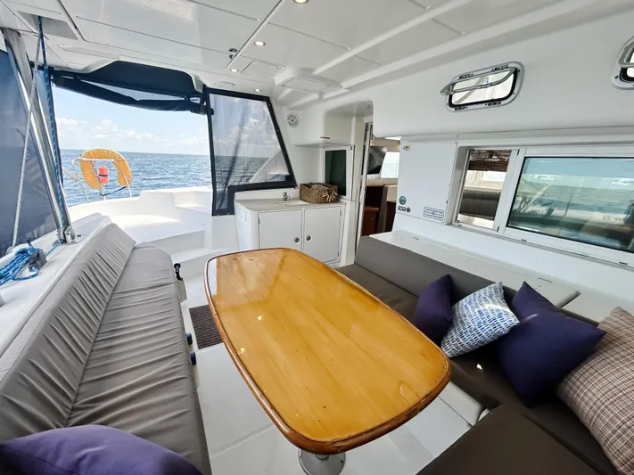 Sundance Yacht Photos Pics 