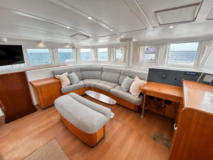 Sundance Yacht Photos Pics 