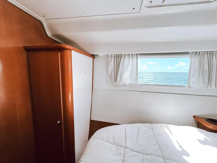 Sundance Yacht Photos Pics 