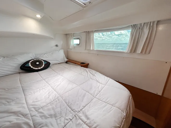 Sundance Yacht Photos Pics 