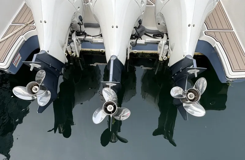  Yacht Photos Pics 2019 PURSUIT 365 DC - Image 45