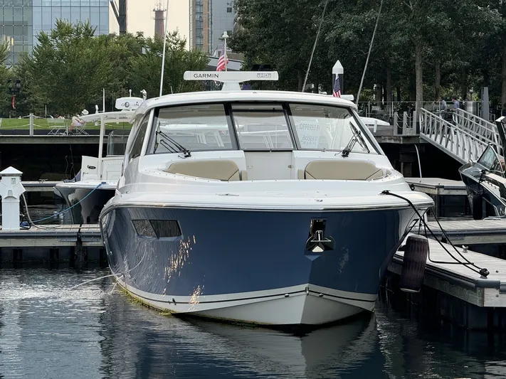  Yacht Photos Pics 2019 PURSUIT 365 DC - Image 4
