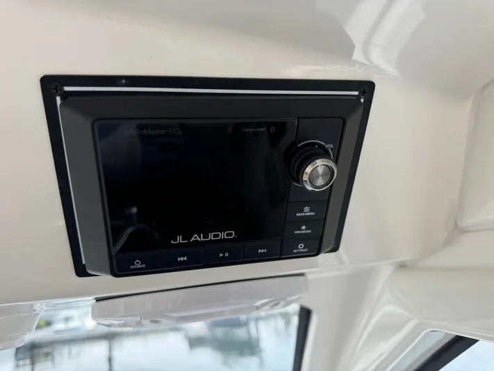  Yacht Photos Pics 2019 PURSUIT 365 DC - Image 18