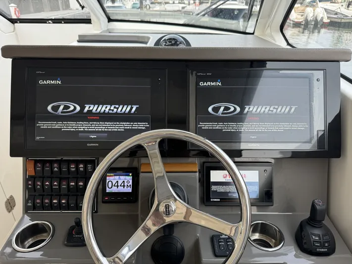  Yacht Photos Pics 2019 PURSUIT 365 DC - Image 11