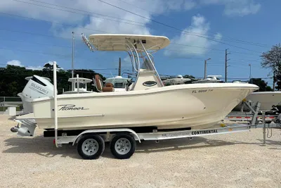 Pioneer 222 Sportfish