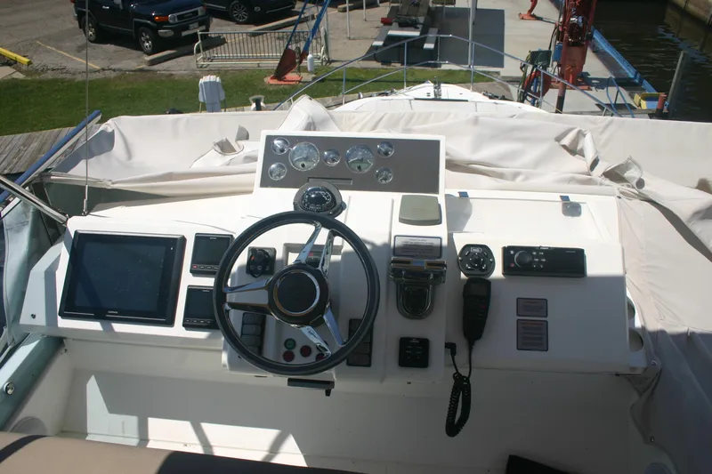 Laissez-faire Yacht Photos Pics Bridge Helm
