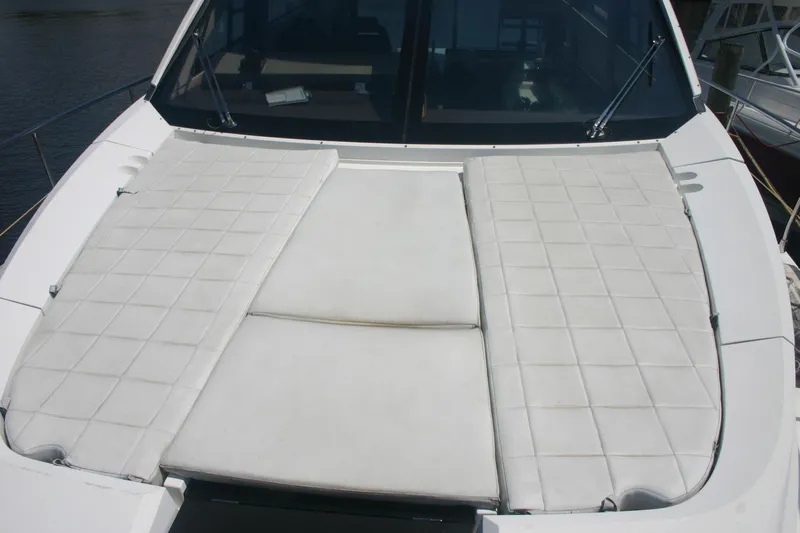 Laissez-faire Yacht Photos Pics Bow Sunpad