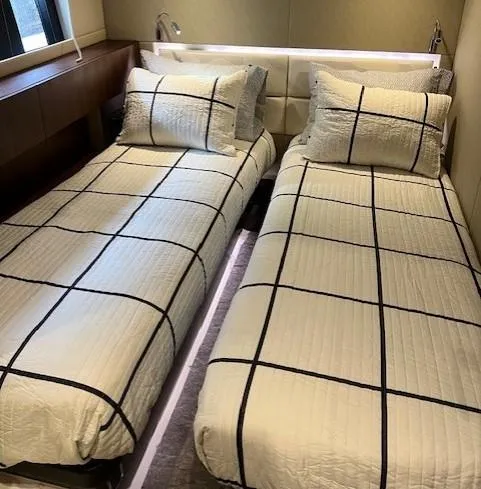 Laissez-faire Yacht Photos Pics Stateroom