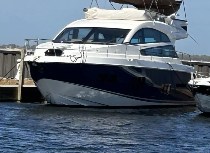 Laissez-faire Yacht Photos Pics Port Side