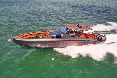 2024 Midnight Express 43' Solstice