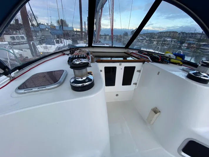 Flyer Yacht Photos Pics Cockpit of 2010 Jeanneau Sun Odyssey 44i in harbor.