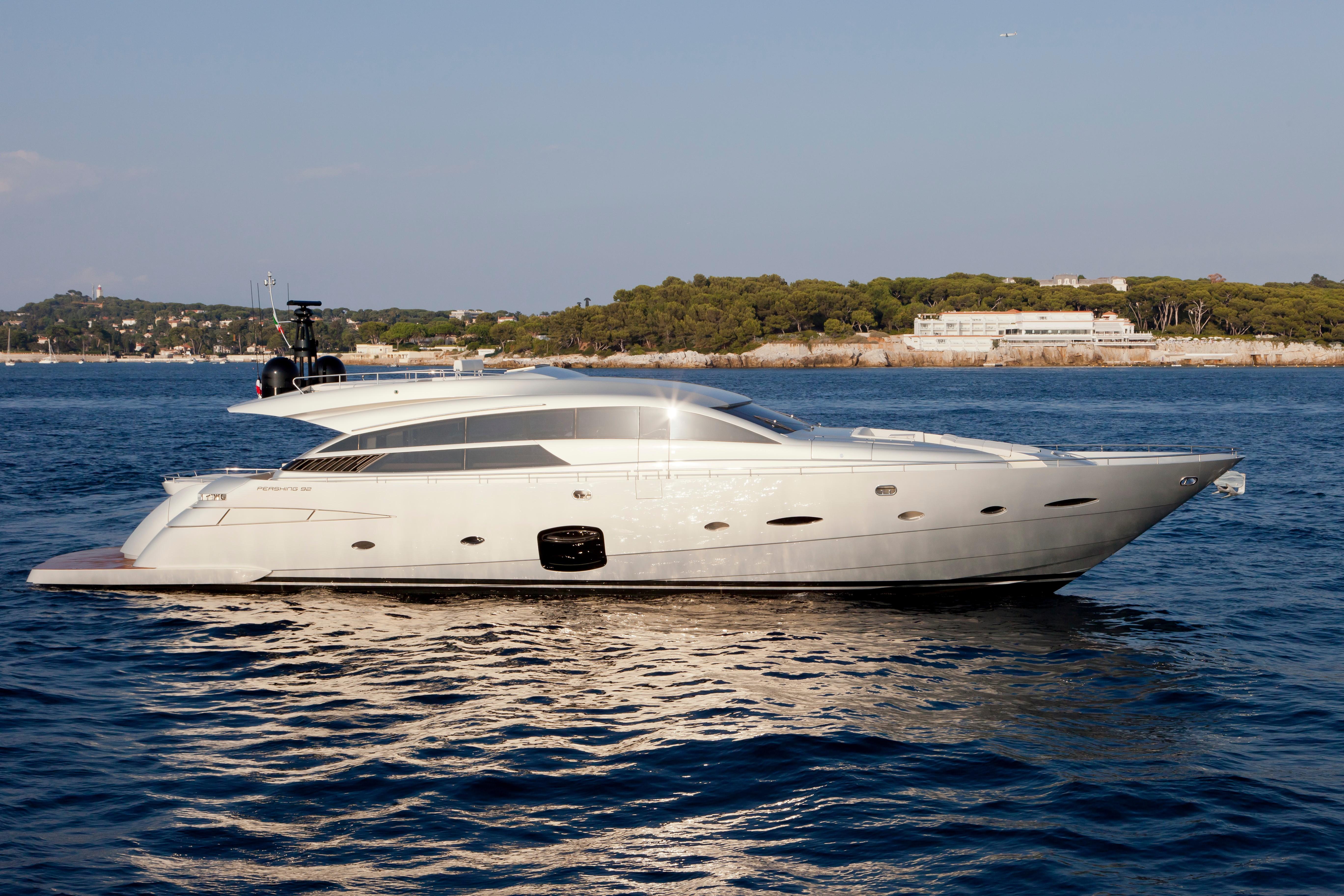 2012 Pershing 92