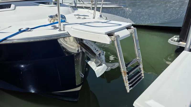 Dizzy Alice Yacht Photos Pics 