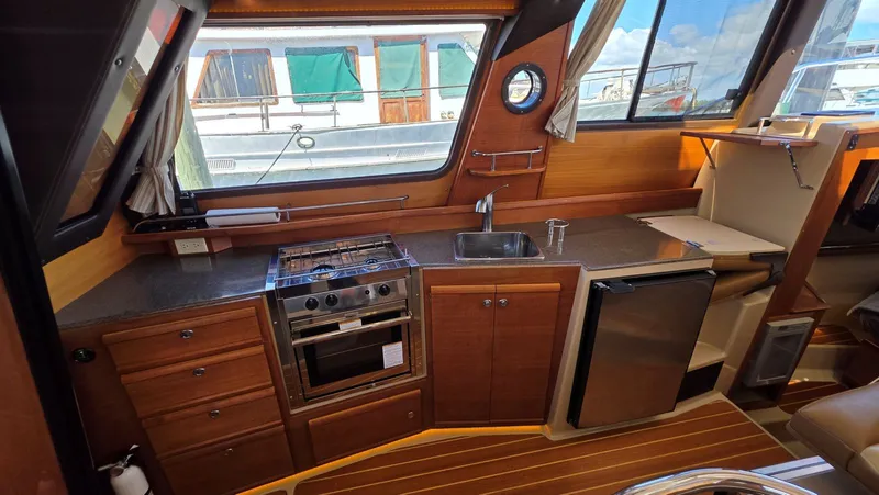 Dizzy Alice Yacht Photos Pics 