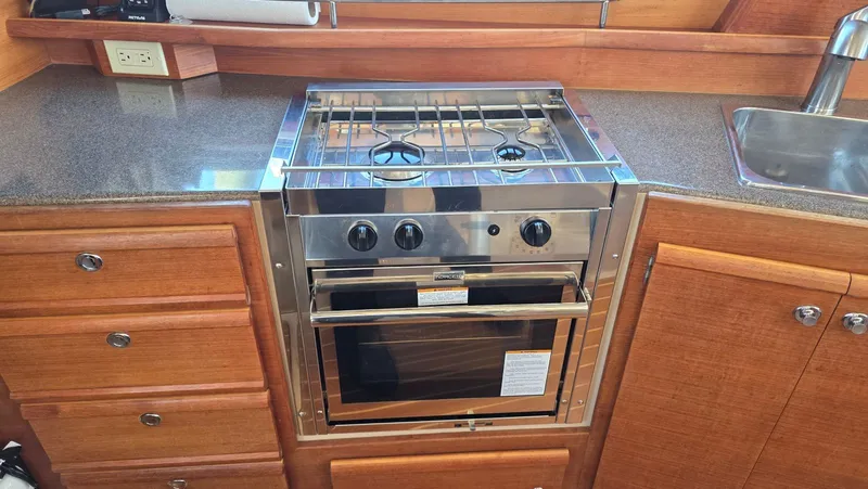 Dizzy Alice Yacht Photos Pics 