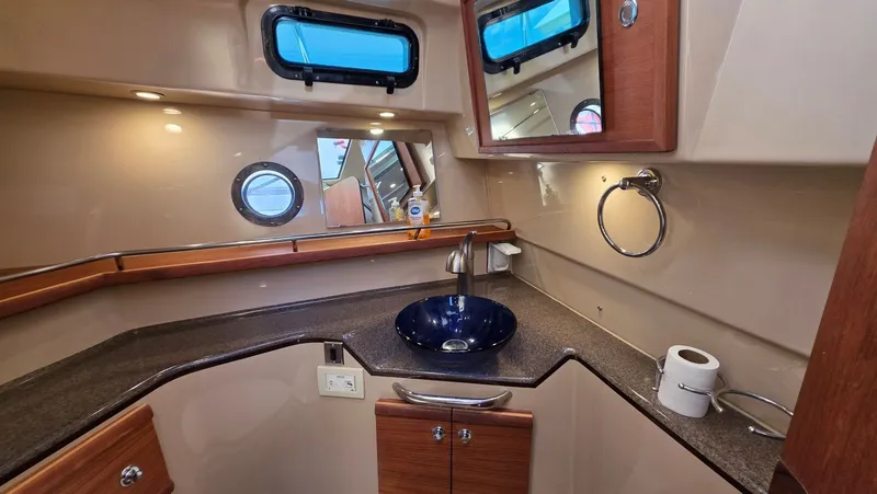 Dizzy Alice Yacht Photos Pics 