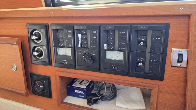 Dizzy Alice Yacht Photos Pics 