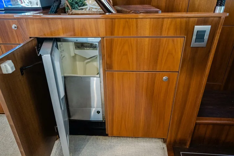 Hooray Yacht Photos Pics 