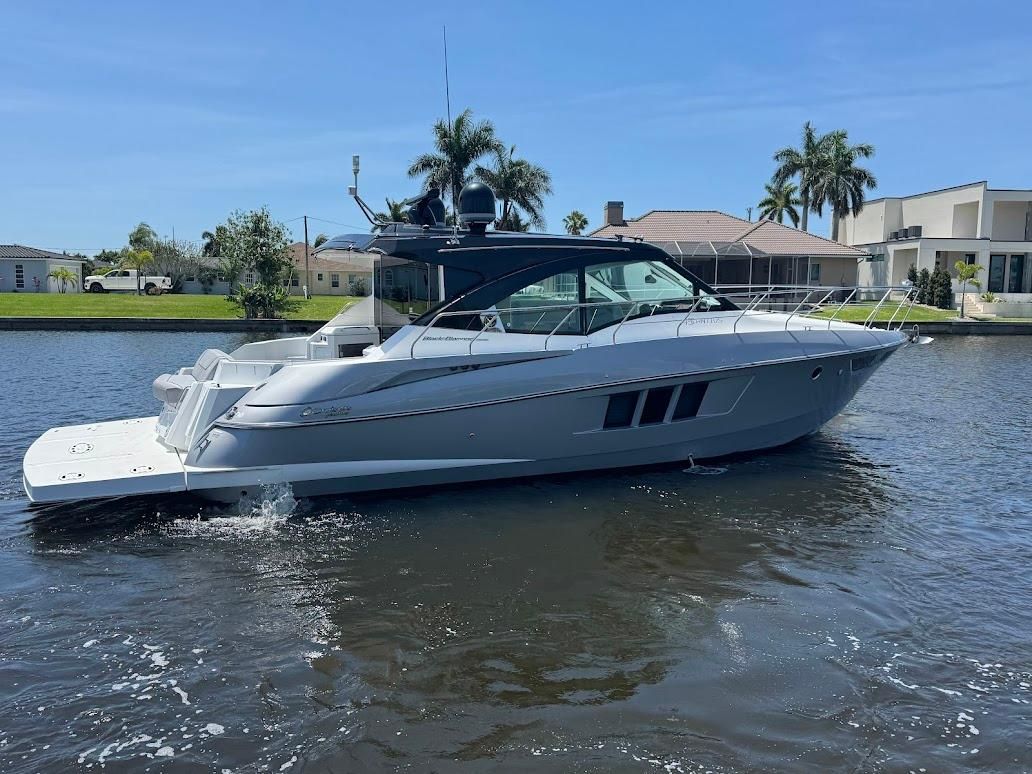2014 Cruisers Yachts 45 