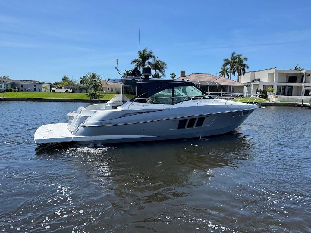 2014 Cruisers Yachts 45 