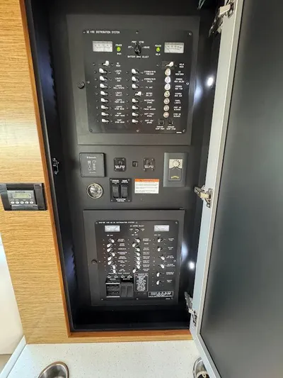  Yacht Photos Pics Electrical panel inside 2014 Cruisers Yachts 45 Cantius Black Diamond.