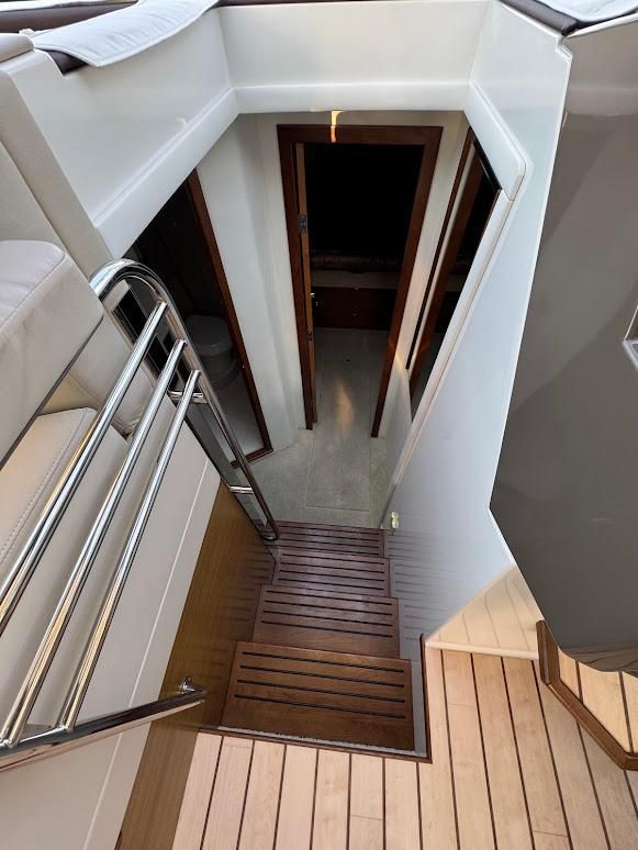 2014 Cruisers Yachts 45 