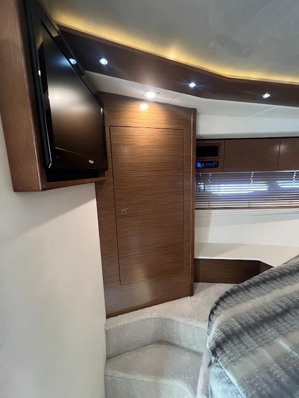 2014 Cruisers Yachts 45 