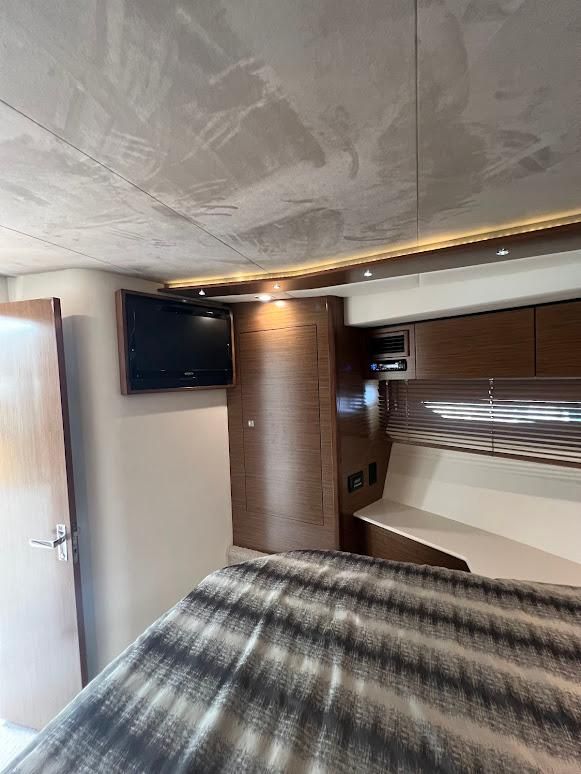 2014 Cruisers Yachts 45 