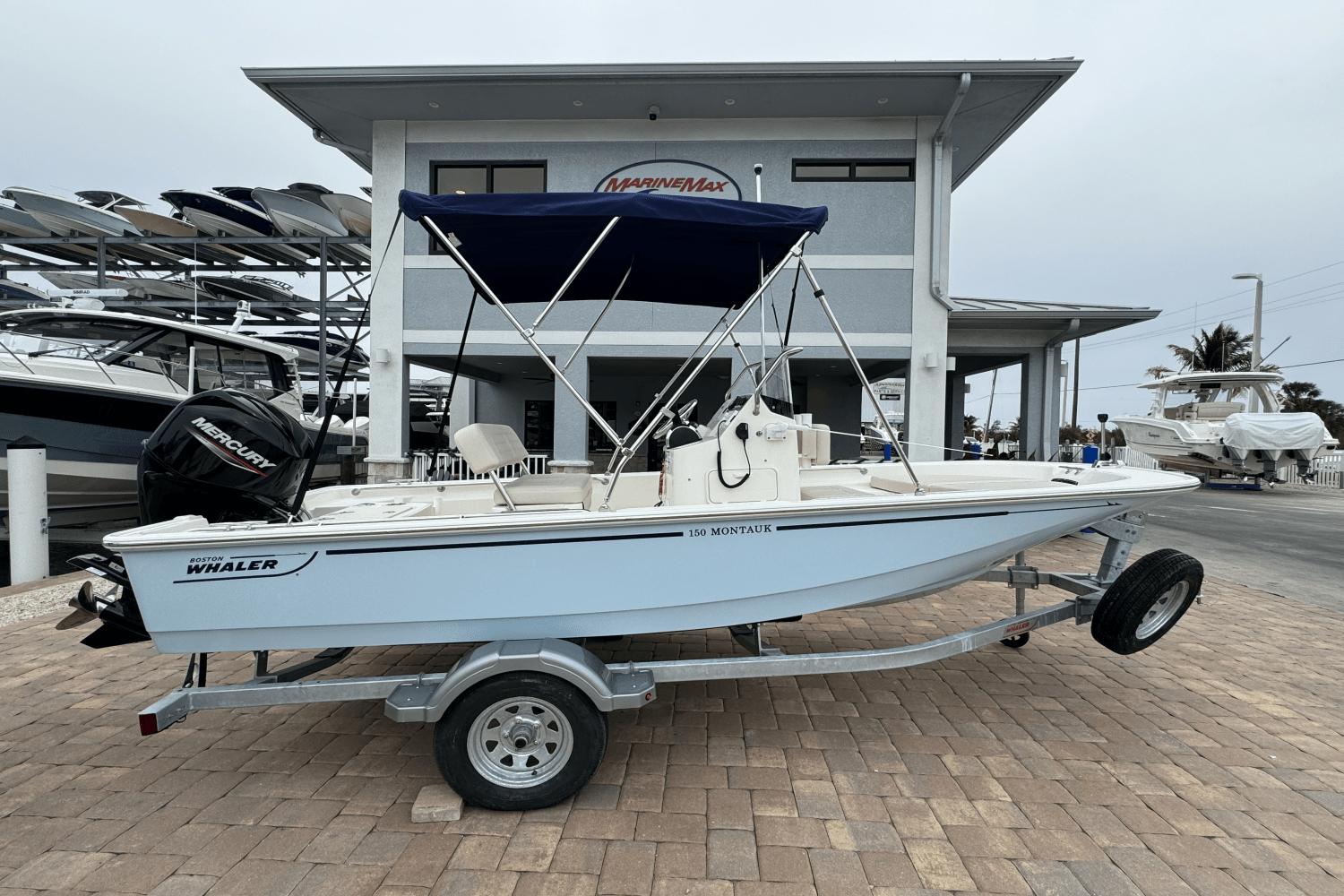 2024 Boston Whaler 150 Montauk Sportfiskebåt till salu- YachtWorld