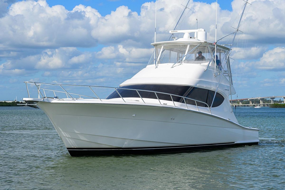 2017 Hatteras 54