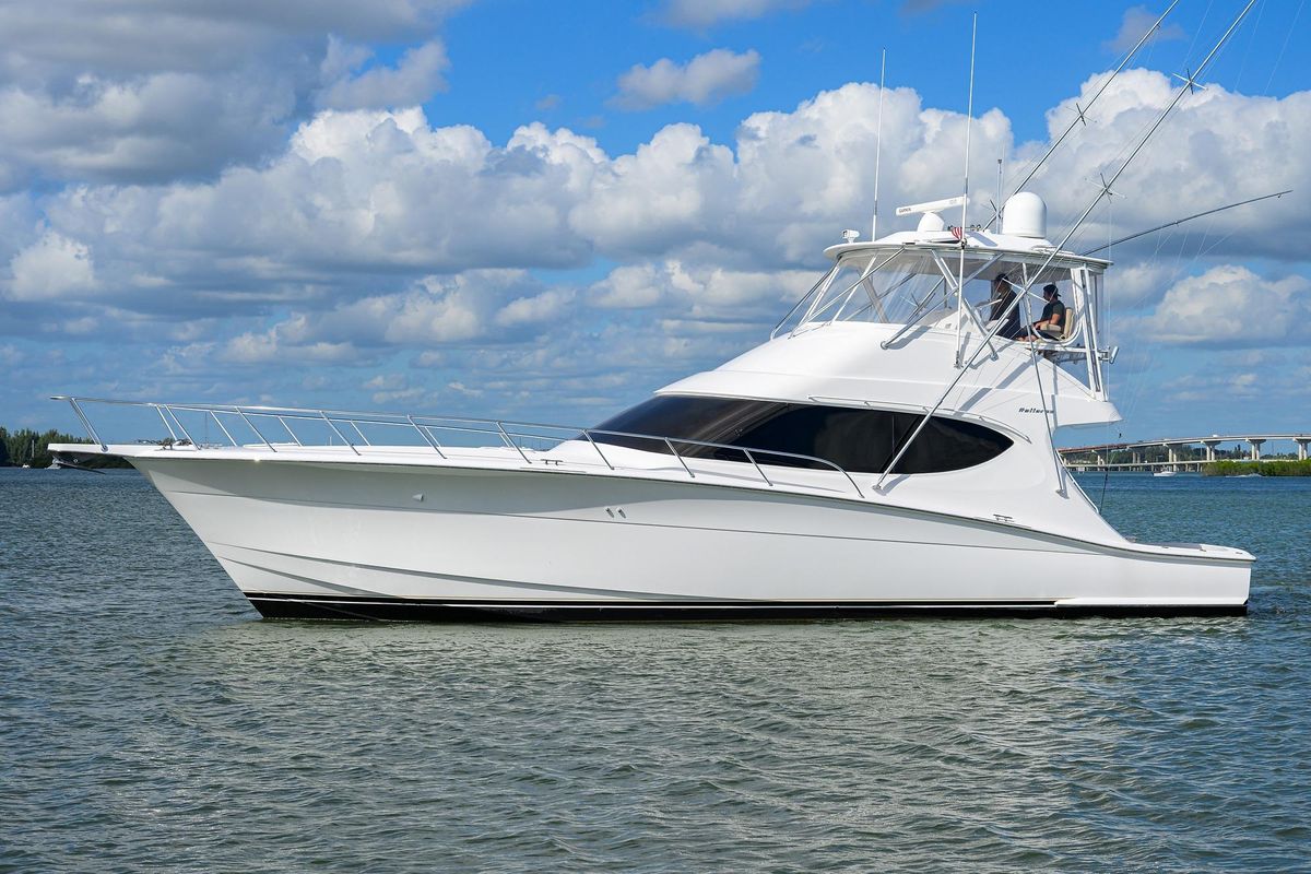 2017 Hatteras 54